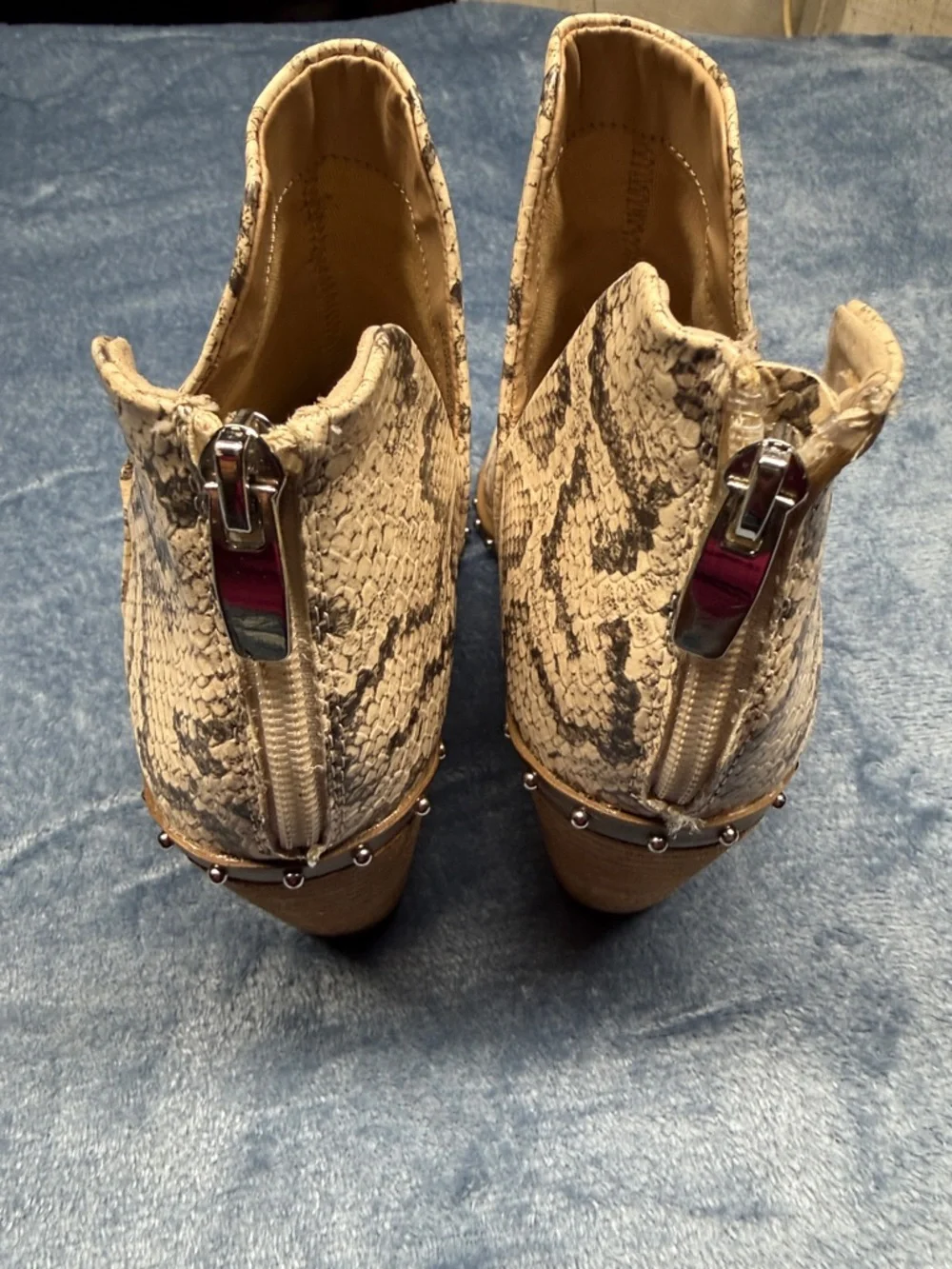 Steve Madden Beige Snake-Print Pointed Ankle Booties - Picture 4 of 7
